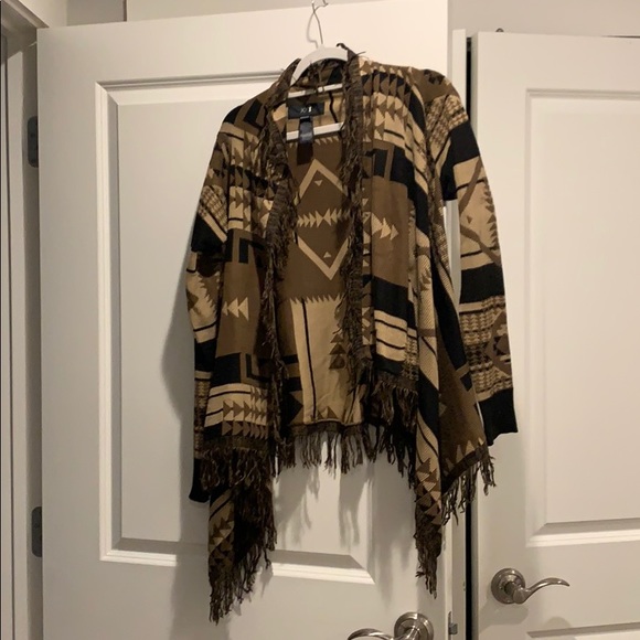 Forever 21 Sweaters - Forever 21 urban print sweater